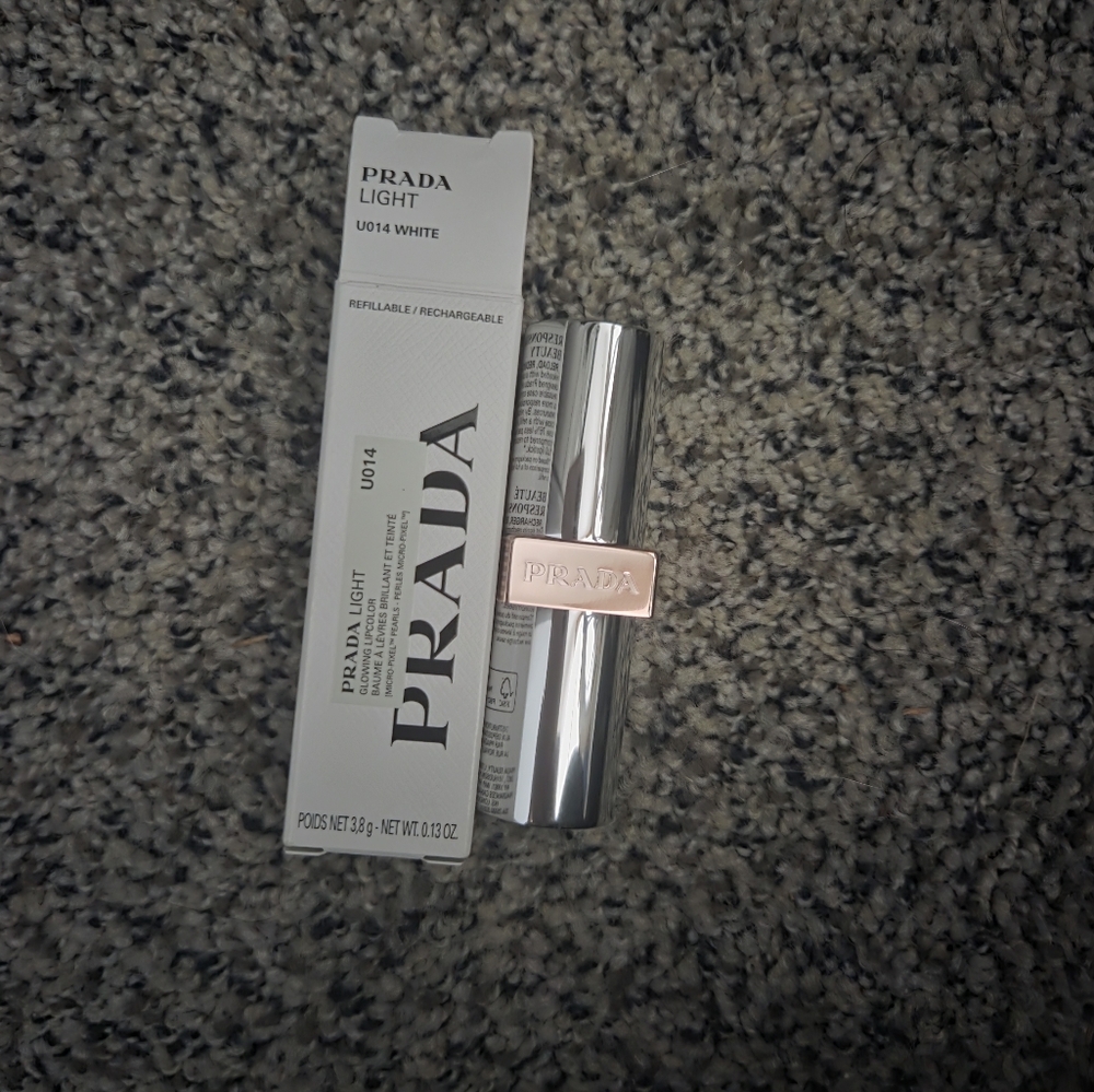 Prada light glowing lipcolor